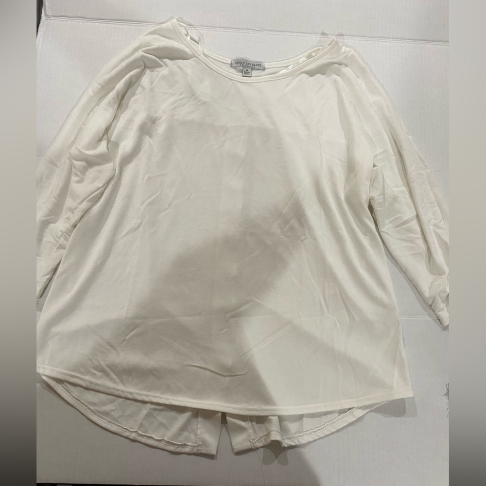 Green Envelope Women white blouse with button detail on back size m